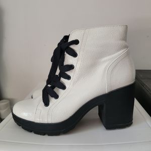 Mix No. 6 White Lace Up Heeled Combat Boots Size 7